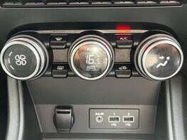 Renault Captur 1.3 Captur Iconic TCe 5dr 47