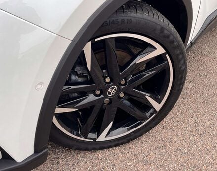 Toyota C-HR 1.8 C-HR GR Sport HEV CVT 5dr 3