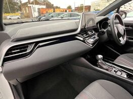 Toyota C-HR 1.8 C-HR GR Sport HEV CVT 5dr 17