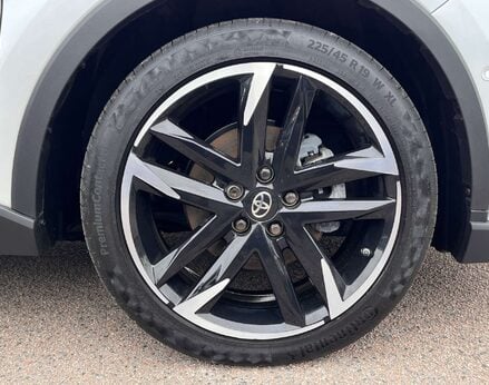 Toyota C-HR 1.8 C-HR GR Sport HEV CVT 5dr 16