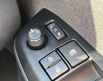 Toyota Yaris Cross 1.5 Yaris Cross Excel HEV Auto 5dr 61