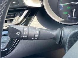 Toyota C-HR 1.8 C-HR-Dynamic HEV CVT 5dr 49