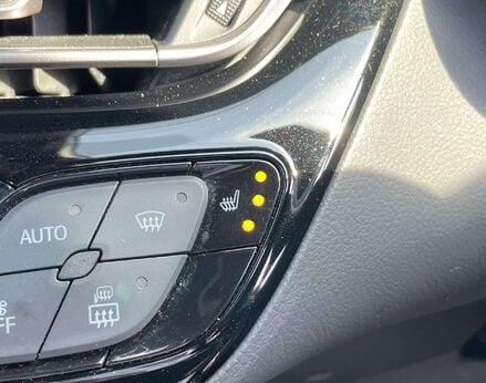 Toyota C-HR 1.8 C-HR-Dynamic HEV CVT 5dr 41