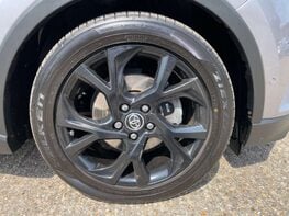 Toyota C-HR 1.8 C-HR-Dynamic HEV CVT 5dr 16