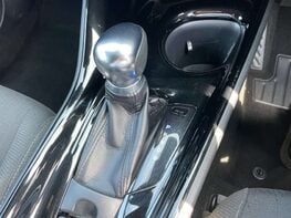 Toyota C-HR 1.8 C-HR-Dynamic HEV CVT 5dr 43
