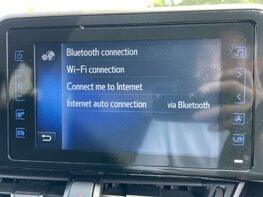 Toyota C-HR 1.8 C-HR-Dynamic HEV CVT 5dr 37