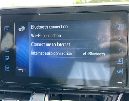 Toyota C-HR 1.8 C-HR-Dynamic HEV CVT 5dr 37