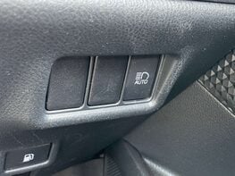 Toyota C-HR 1.8 C-HR-Dynamic HEV CVT 5dr 53