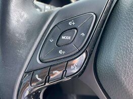 Toyota C-HR 1.8 C-HR-Dynamic HEV CVT 5dr 48