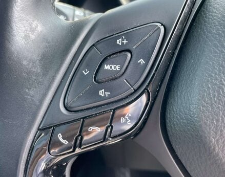 Toyota C-HR 1.8 C-HR-Dynamic HEV CVT 5dr 48