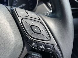 Toyota C-HR 1.8 C-HR-Dynamic HEV CVT 5dr 47