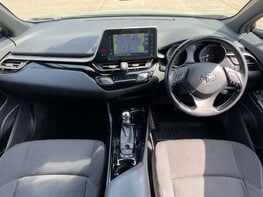 Toyota C-HR 1.8 C-HR-Dynamic HEV CVT 5dr 2