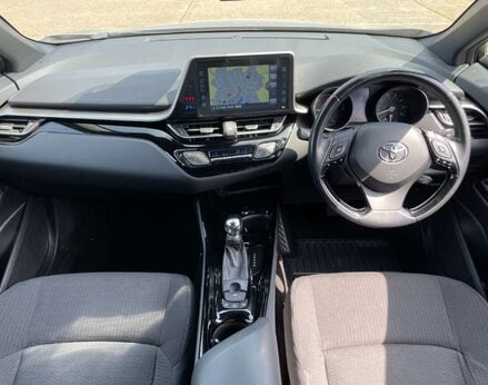 Toyota C-HR 1.8 C-HR-Dynamic HEV CVT 5dr 2