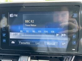 Toyota C-HR 1.8 C-HR-Dynamic HEV CVT 5dr 31