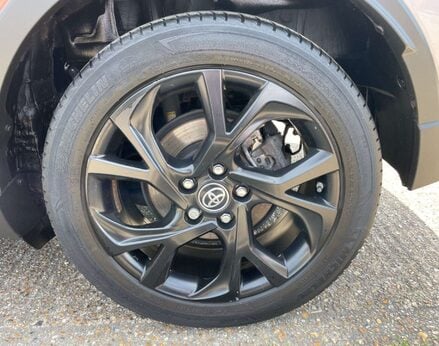 Toyota C-HR 1.8 C-HR-Dynamic HEV CVT 5dr 13