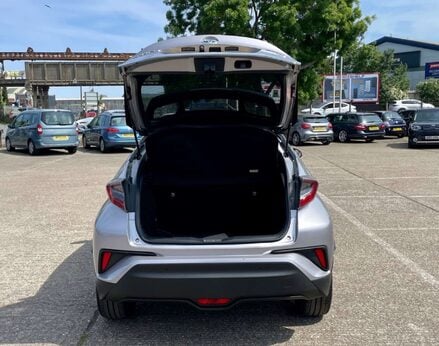 Toyota C-HR 1.8 C-HR-Dynamic HEV CVT 5dr 62