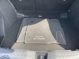 Toyota C-HR 1.8 C-HR-Dynamic HEV CVT 5dr 63