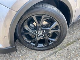 Toyota C-HR 1.8 C-HR-Dynamic HEV CVT 5dr 3