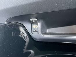 Toyota C-HR 1.8 C-HR-Dynamic HEV CVT 5dr 42