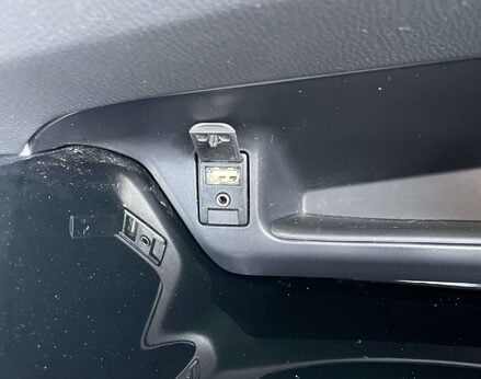 Toyota C-HR 1.8 C-HR-Dynamic HEV CVT 5dr 42