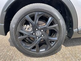 Toyota C-HR 1.8 C-HR-Dynamic HEV CVT 5dr 14
