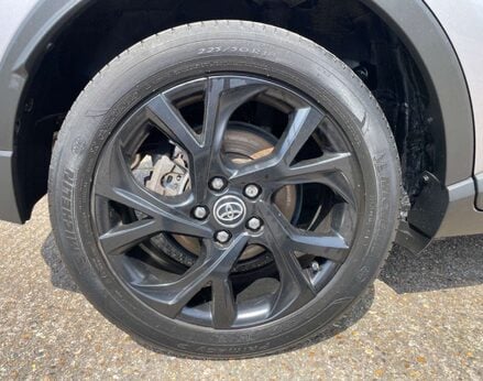 Toyota C-HR 1.8 C-HR-Dynamic HEV CVT 5dr 14