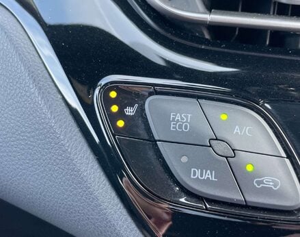 Toyota C-HR 1.8 C-HR-Dynamic HEV CVT 5dr 40