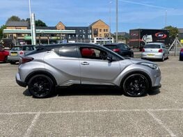 Toyota C-HR 1.8 C-HR-Dynamic HEV CVT 5dr 9
