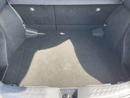 Toyota C-HR 1.8 C-HR-Dynamic HEV CVT 5dr 64