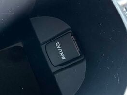 Toyota C-HR 1.8 C-HR-Dynamic HEV CVT 5dr 45