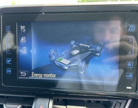 Toyota C-HR 1.8 C-HR-Dynamic HEV CVT 5dr 33