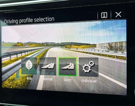 Skoda Superb 2.0 Superb SE Technology TDI 5dr 52