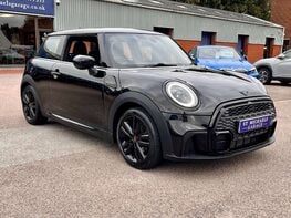 Mini Hatch 1.5 Cooper Sport 3dr 4