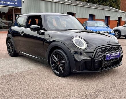 Mini Hatch 1.5 Cooper Sport 3dr 4