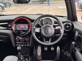 Mini Hatch 1.5 Cooper Sport 3dr 19