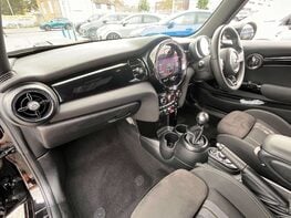 Mini Hatch 1.5 Cooper Sport 3dr 17