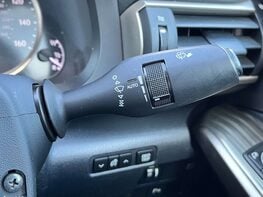 Lexus Is 2.5 IS 300h Advance CVT 4dr 54