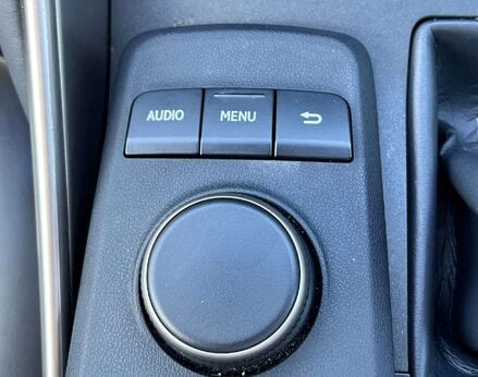 Lexus Is 2.5 IS 300h Advance CVT 4dr 44