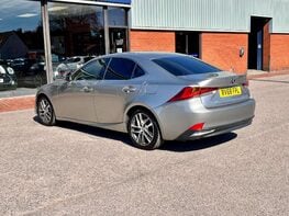 Lexus Is 2.5 IS 300h Advance CVT 4dr 9