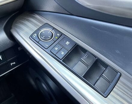 Lexus Is 2.5 IS 300h Advance CVT 4dr 57