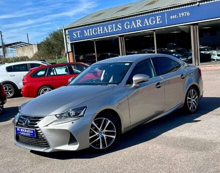 Lexus Is 2.5 IS 300h Advance CVT 4dr 1
