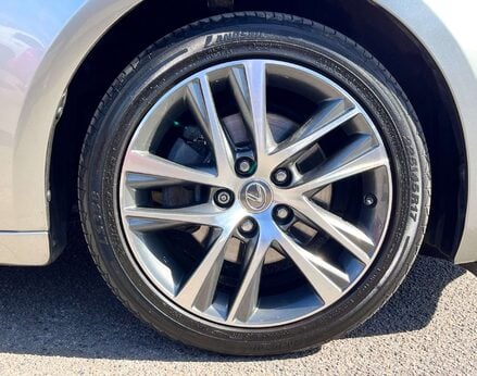 Lexus Is 2.5 IS 300h Advance CVT 4dr 15
