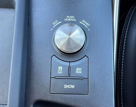 Lexus Is 2.5 IS 300h Advance CVT 4dr 45