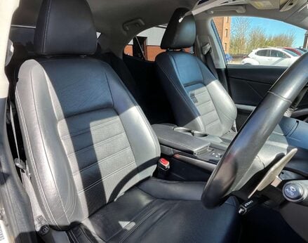 Lexus Is 2.5 IS 300h Advance CVT 4dr 58