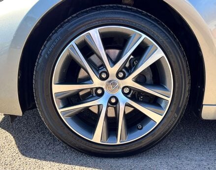 Lexus Is 2.5 IS 300h Advance CVT 4dr 13