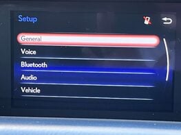 Lexus Is 2.5 IS 300h Advance CVT 4dr 38