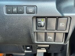 Lexus Is 2.5 IS 300h Advance CVT 4dr 56