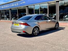 Lexus Is 2.5 IS 300h Advance CVT 4dr 8