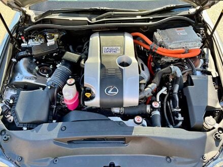 Lexus Is 2.5 IS 300h Advance CVT 4dr