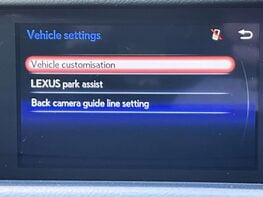 Lexus Is 2.5 IS 300h Advance CVT 4dr 39